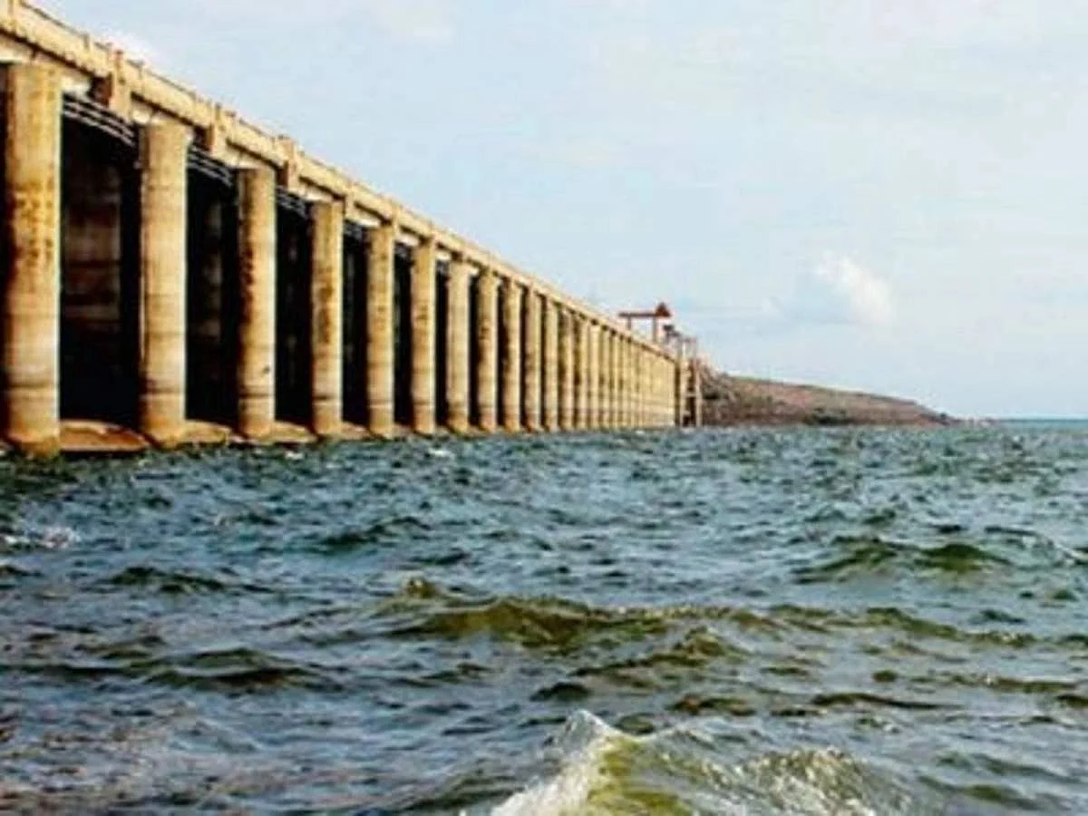 जायकवाडीत पाण्याची आवक मंदावली ; विसर्गही घटवला