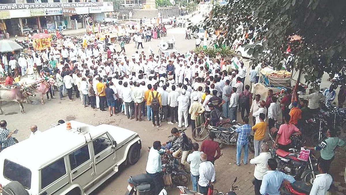 Rasta Roko by Shetkari Sanghatana in Deola