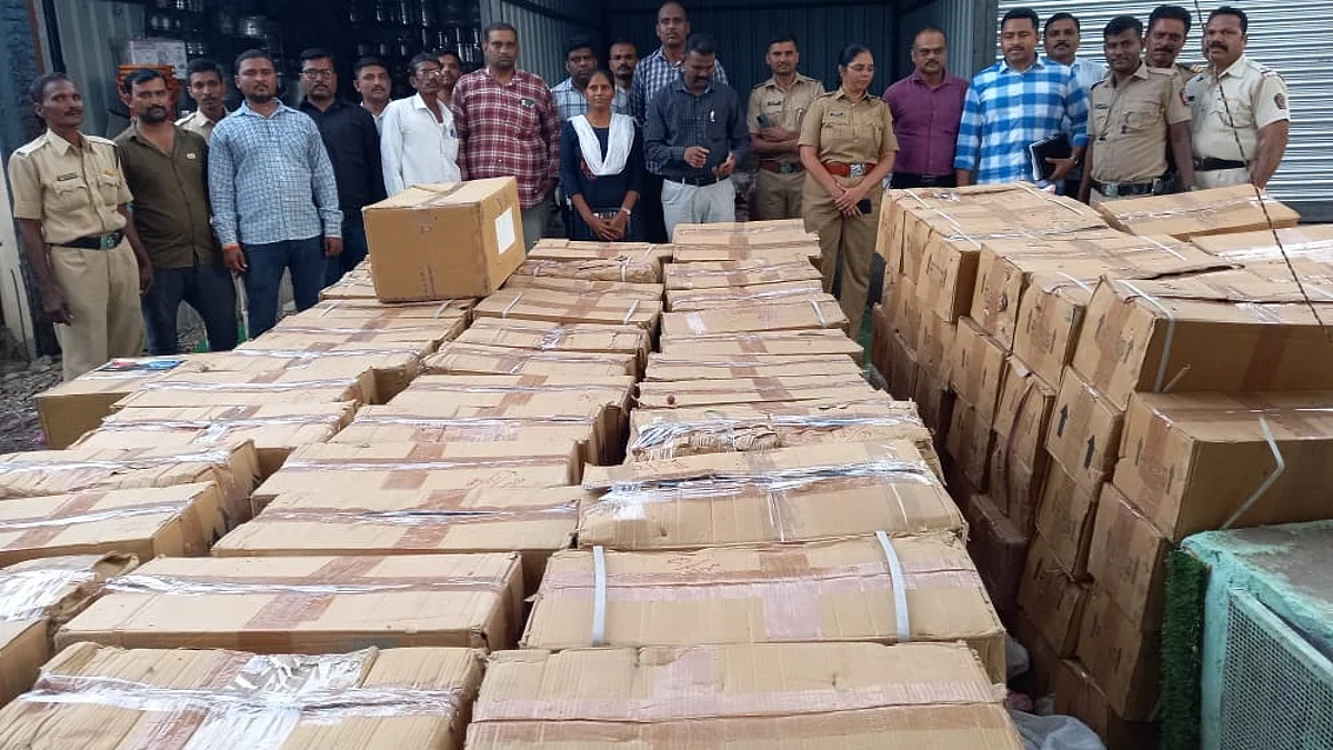 बेकायदा औषधसाठा प्रकरणी दोन जणांवर गुन्हा दाखल