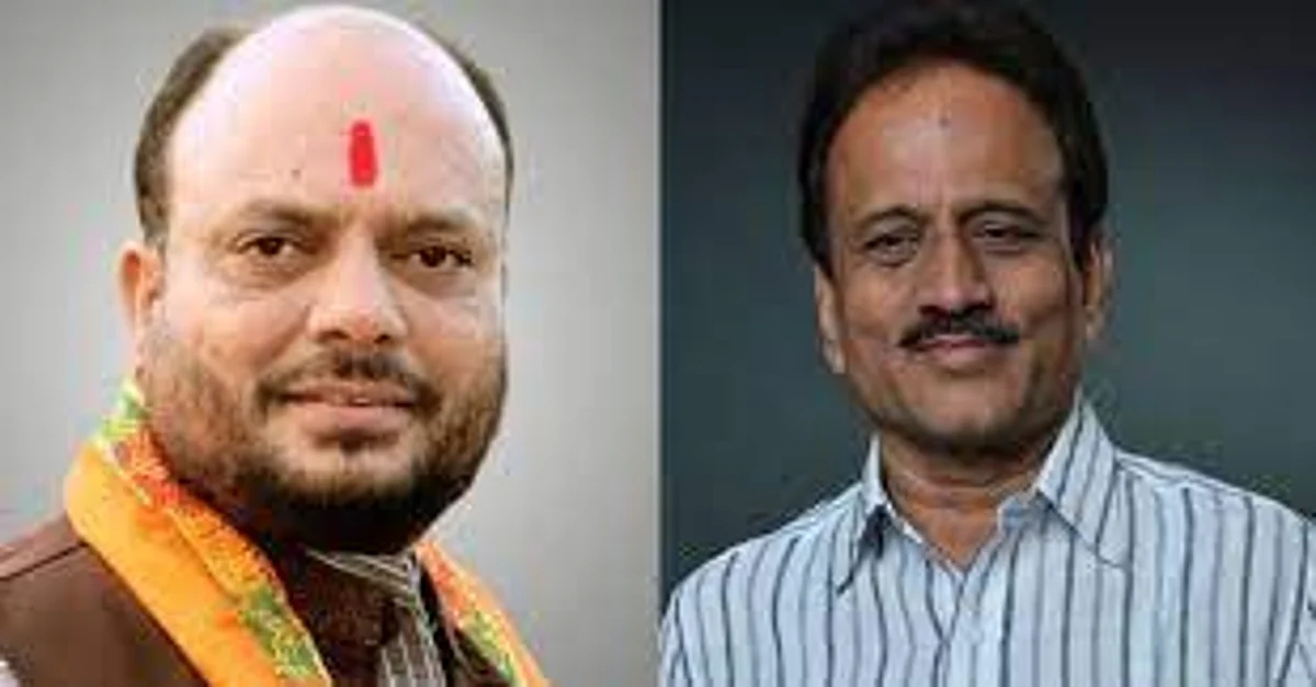 ना. महाजन म्हणतात..गुलाबभाऊंच्या खांद्यावर मी उभा