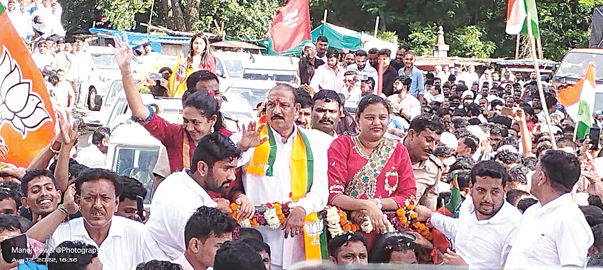 Photos # ना.डॉ.विजयकुमार गावितांचे नंदुरबारात भव्य स्वागत