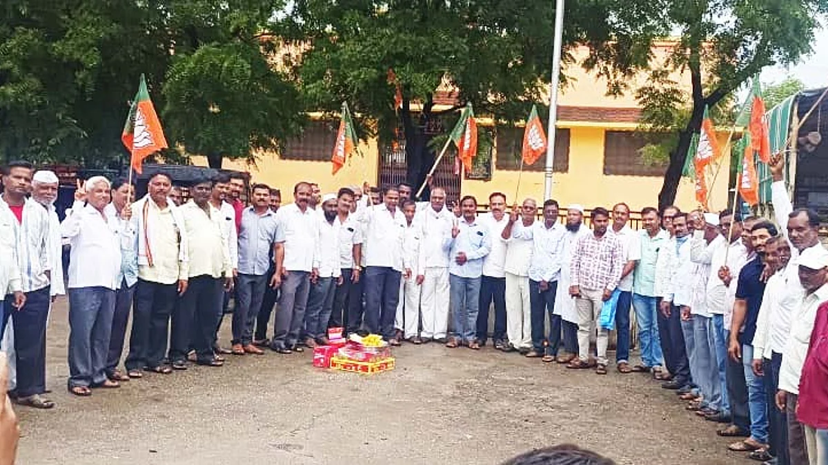 विखे पाटील यांची कॅबिनेट मंत्रीपदी निवड; राहाता तालुक्यात जल्लोष!