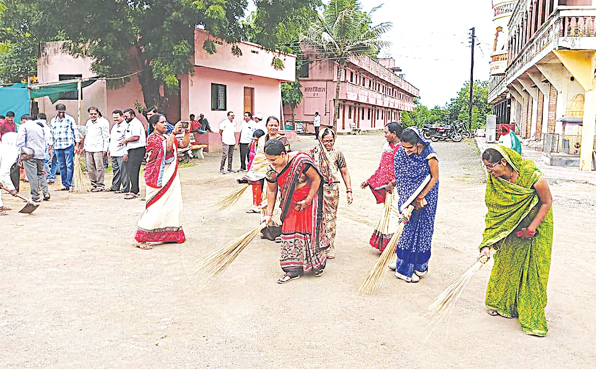 जिल्ह्यातील धार्मिक स्थळे केली चकाचक
