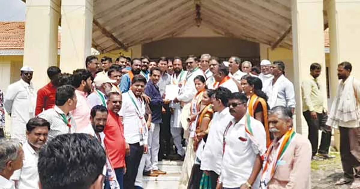 शासनाविरोधात घोषणाबाजीने तहसील परिसर दणाणला