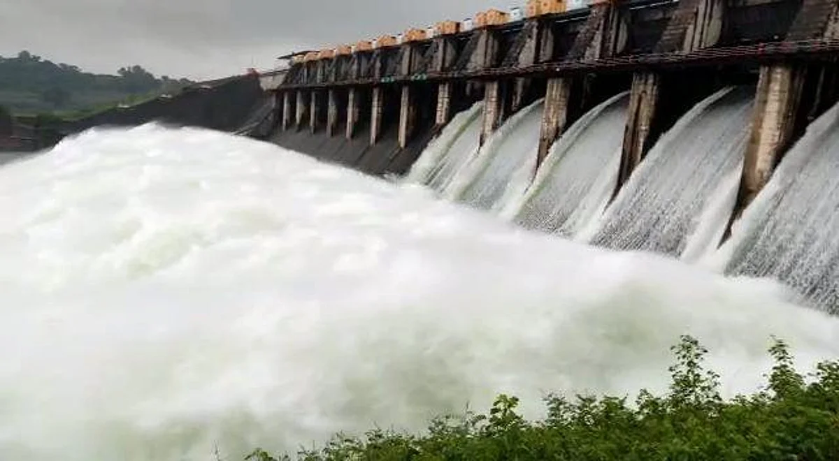 Video गिरणा धरणातून ३५ हजार क्युसेस पाण्याचा विसर्ग