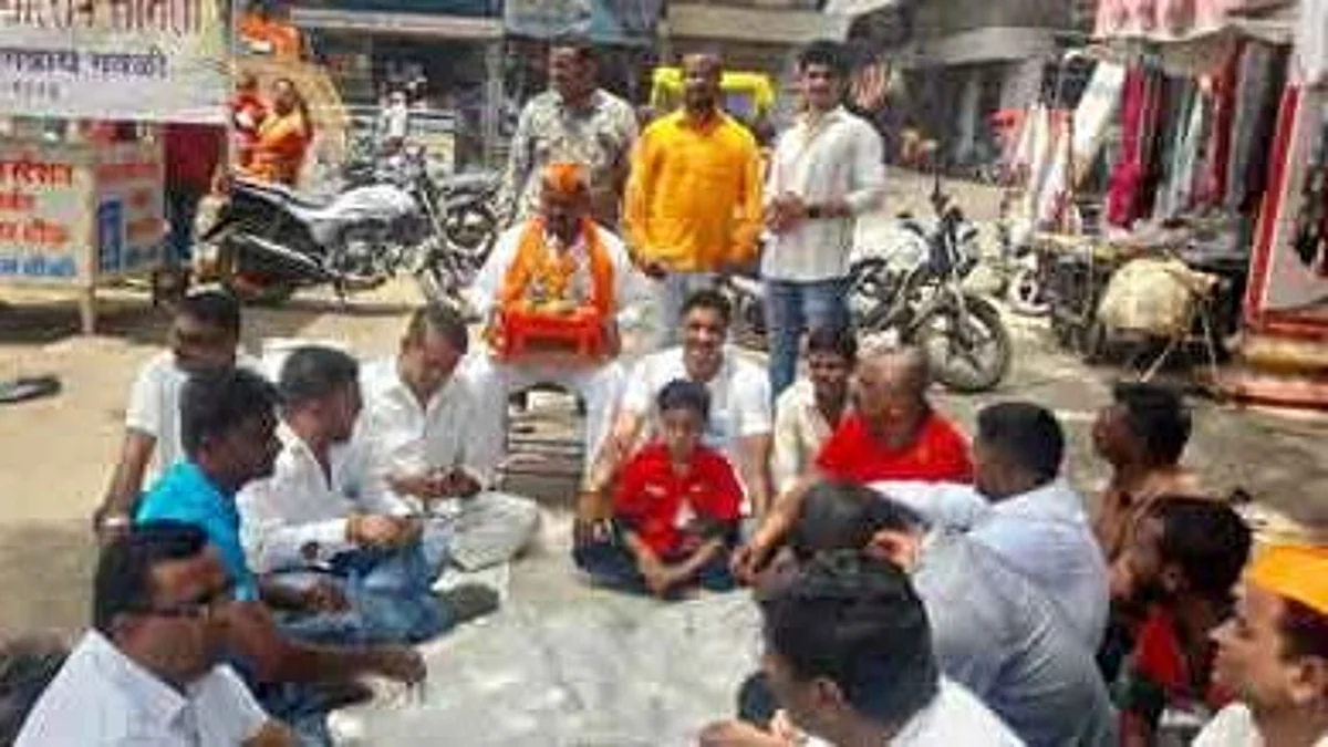 गणेशोत्सवात समस्या कायम; उत्सव समिती पदाधिकार्यांचे आंदोलन