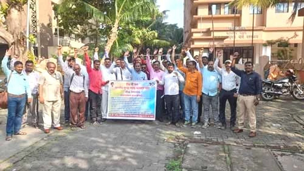 सुरक्षारक्षक कामगार सेनेची निदर्शने