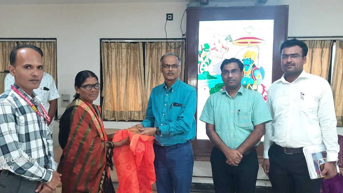 राज्याचे मुख्य निवडणुक अधिकारी श्रीकांत देशपांडे यांनी घेतला मतदान कार्ड-आधार लिंकिंगचा आढावा