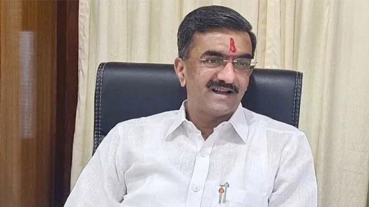 मंत्रालयात दोन-तीन वेळा गेलेल्यांनी मुख्यमंत्र्यांच्या दिल्ली वारीवर बोलू नये