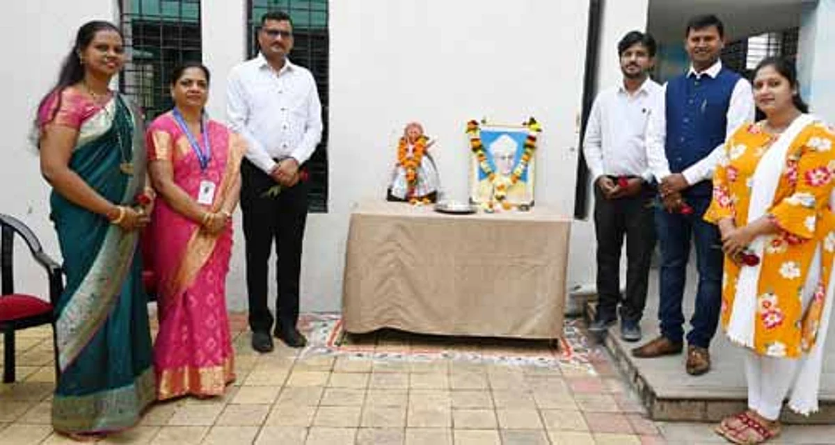 डॉ.काकासाहेब देवधर इंग्लिश स्कूलमध्ये शिक्षक दिन उत्साहात