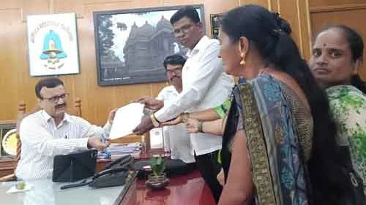 अपात्र बचत गटांना न्याय द्या; मनपा आयुक्तांकडे काँग्रेसची मागणी