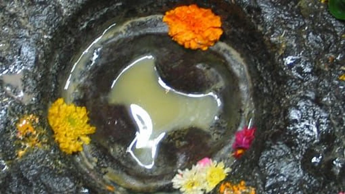 त्र्यंबकेश्वर मंदिरातील पिंडीवर लवकरच वज्रलेप करणार?