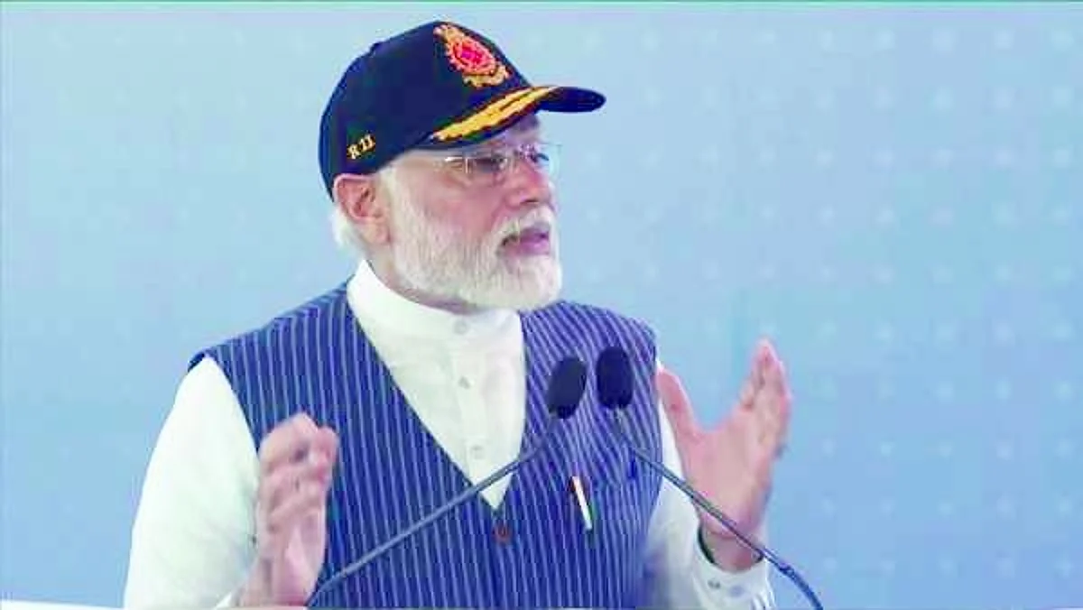 PM unveils new Bharatiya Naval Ensign