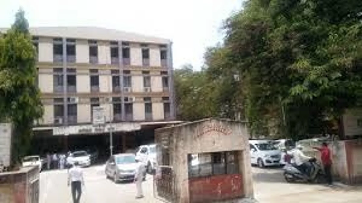 आदिवासी विकासला कमिशनचा विळखा
