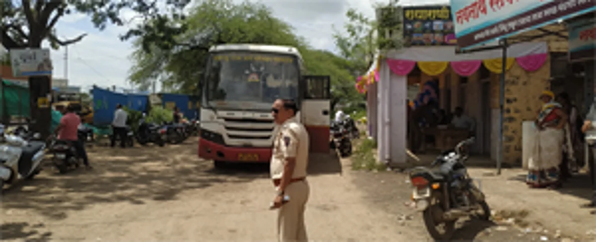 सुपा बसस्थानक अतिक्रमणाच्या विळख्यात