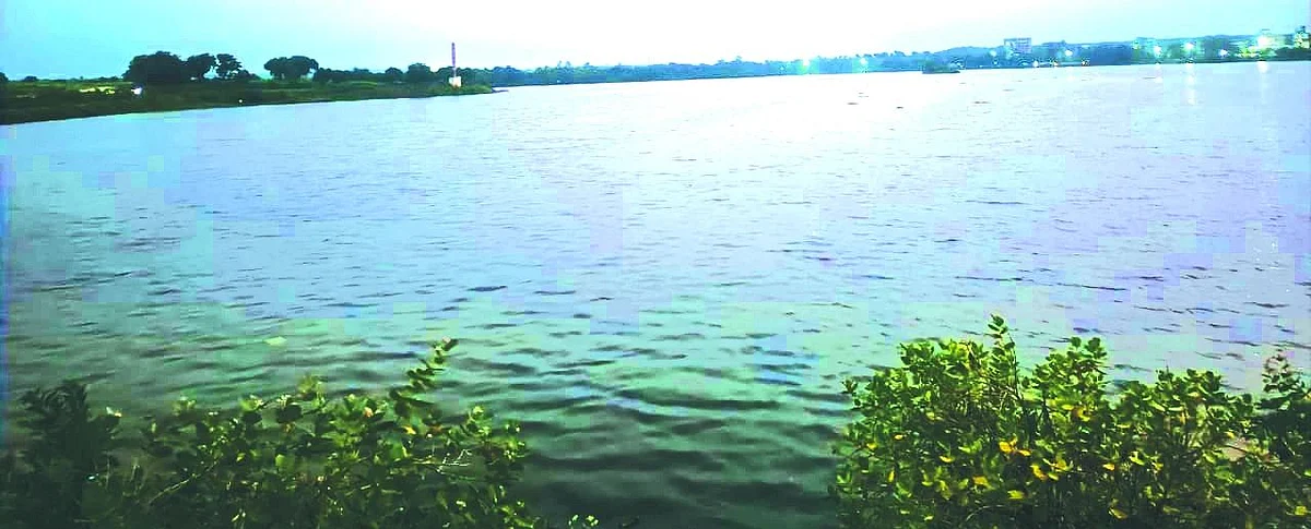 मेहरुण तलाव ओव्हरफ्लोच्या मार्गावर