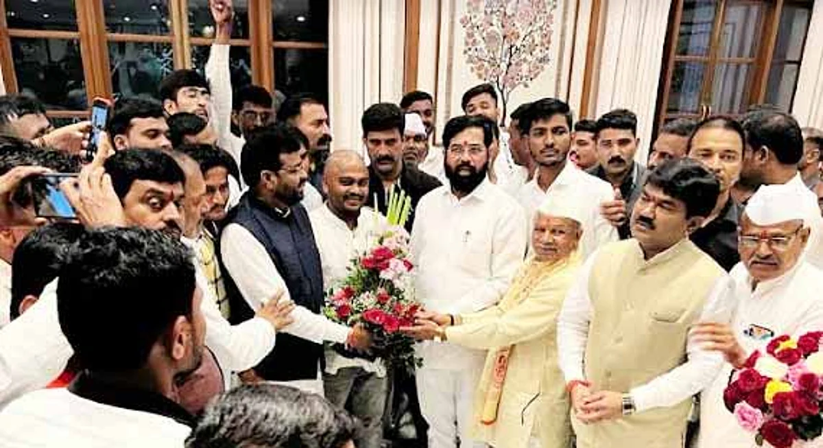 जिल्ह्यातील 'या' दोन बड्या नेत्यांचा शिंदे गटात प्रवेश