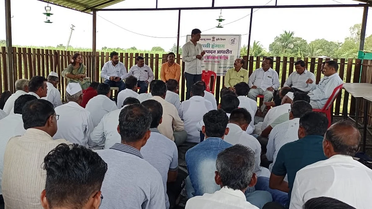 कोकमठाणला सोयाबीन शेतीशाळांची सांगता