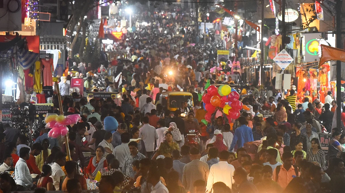 दोन वर्षांच्या खंडानंतर बाजारात उत्साह