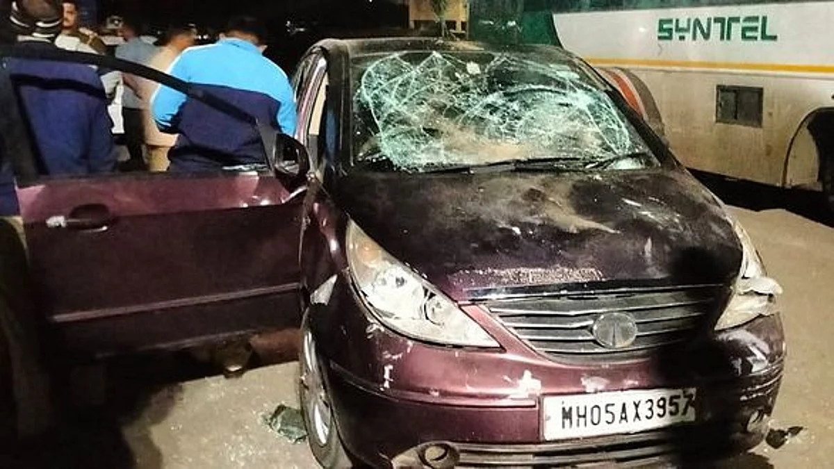 अंत्यविधीसाठी आलेल्या दहा जणांना भरधाव कारने उडवले