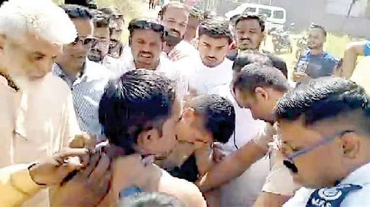 शस्त्राचा धाक दाखवून दरोड्याचा प्रयत्न; पालकमंत्री भुसे यांनी दरोडेखोर पकडला