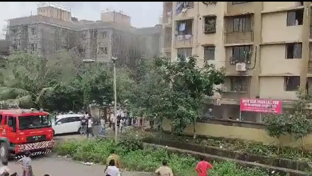 मुंबईत इमारतीला भीषण आग, बचावकार्य सुरू