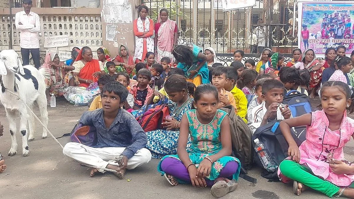 रविवार शब्दगंध : शिक्षण हक्कावर घाव?