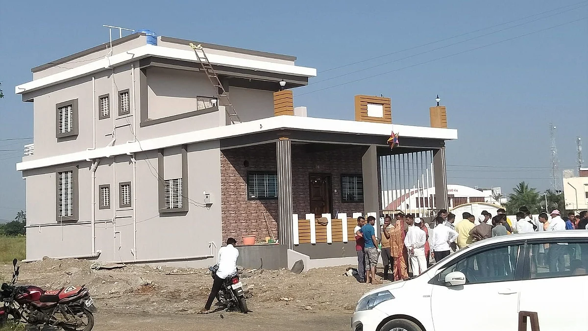 नांदूर शिंगोटेत सशस्त्र दरोडा; लाखोंचा ऐवज लंपास