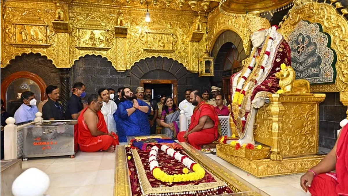 अनंत अंबानी साईंच्या चरणी... ‘इतक्या’ कोटी रुपयांची देणगी अर्पण