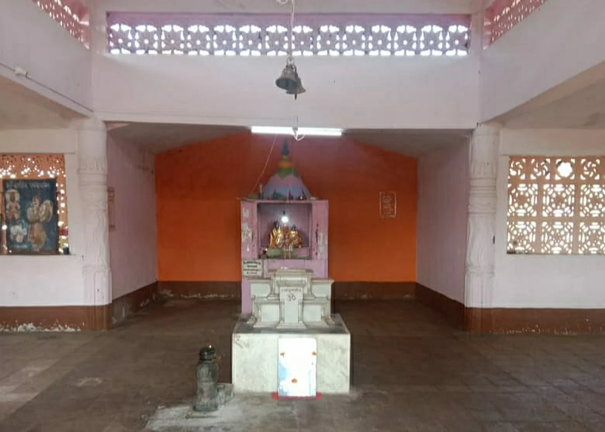 वावीमधील शाहीर परशरामांची समाधी