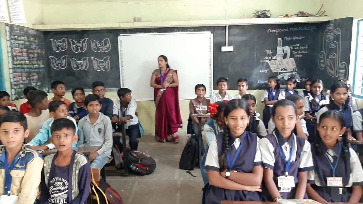 जि. प. शाळांमध्ये बालविवाह प्रतिबंधक समुपदेशन जनजागृती