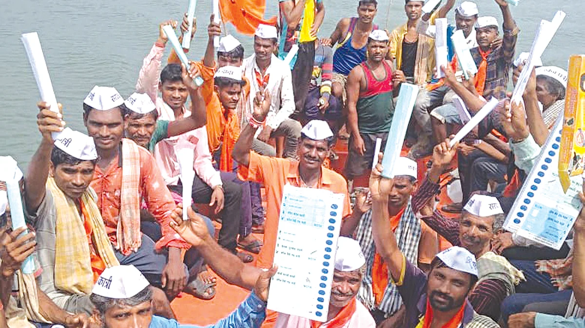 अरेच्च्या..ग्रा.पं. निवडणूक प्रचारासाठी आता बार्जचाही आधार