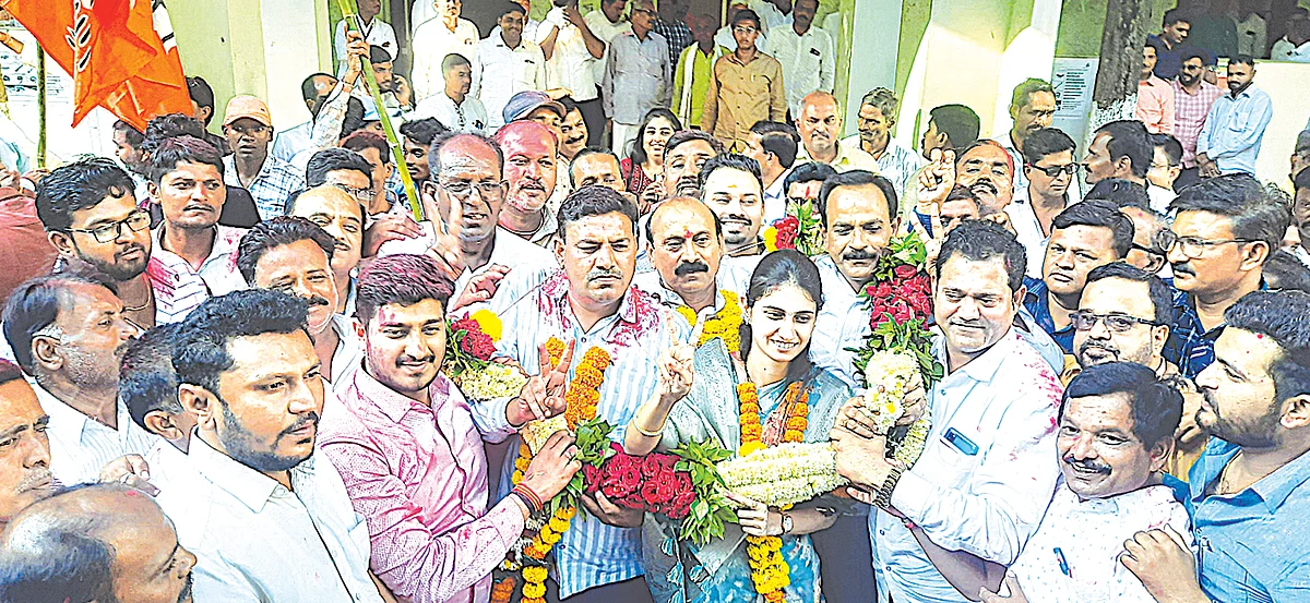 धुळे जिल्हा परिषदेच्या अध्यक्षपदी अश्विनी पाटील यांची निवड