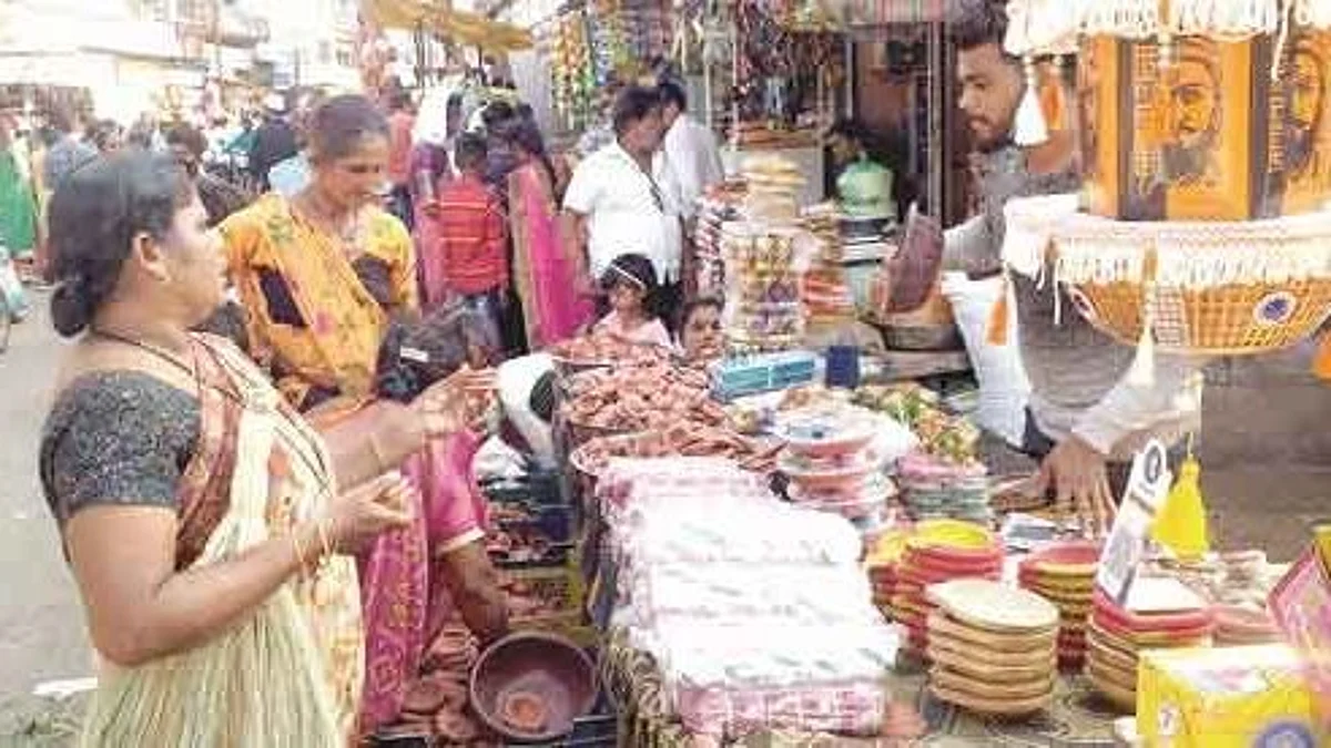 दीपोत्सवावर अतीवृष्टीचे सावट