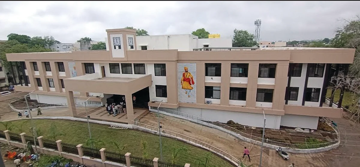 नंदुरबार नगरपालीकेच्या नूतन इमारतीत कामकाजाला सुरुवात