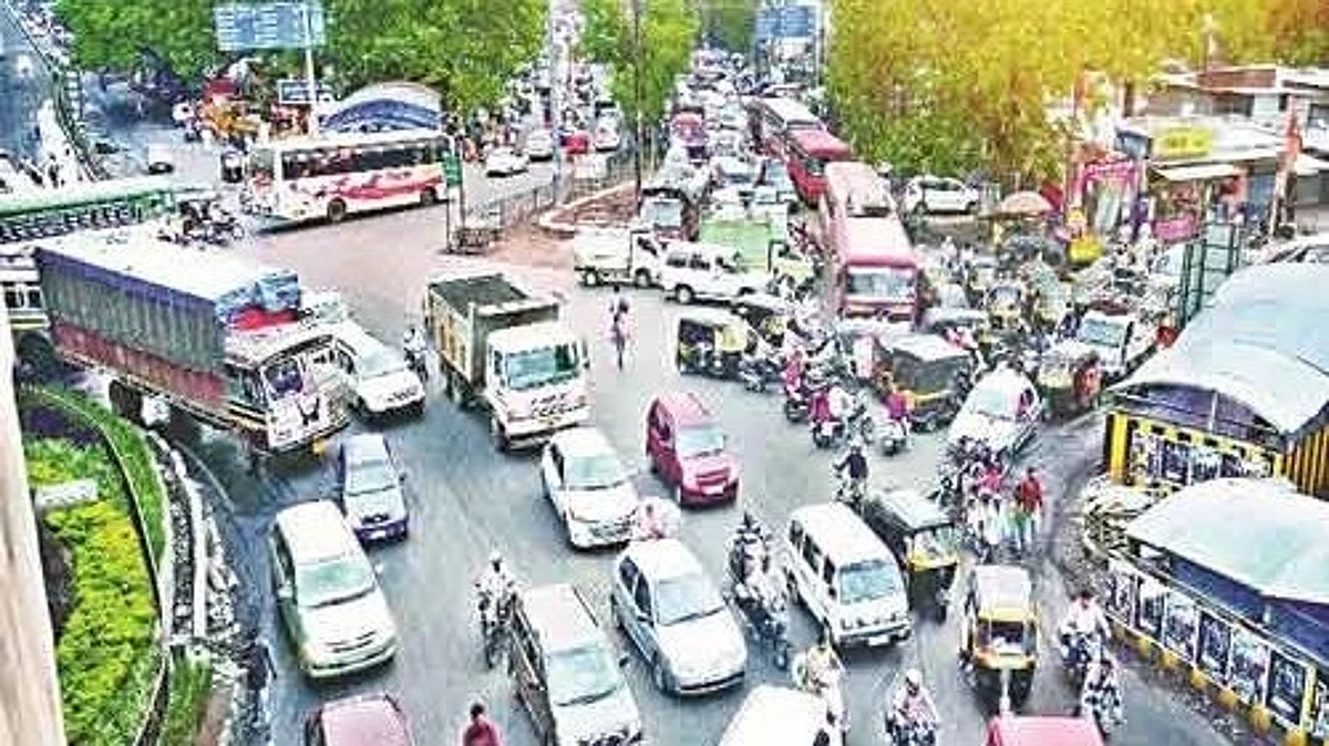 द्वारका चौक वाहतूक कोंडीचा प्रश्न सोडवा
