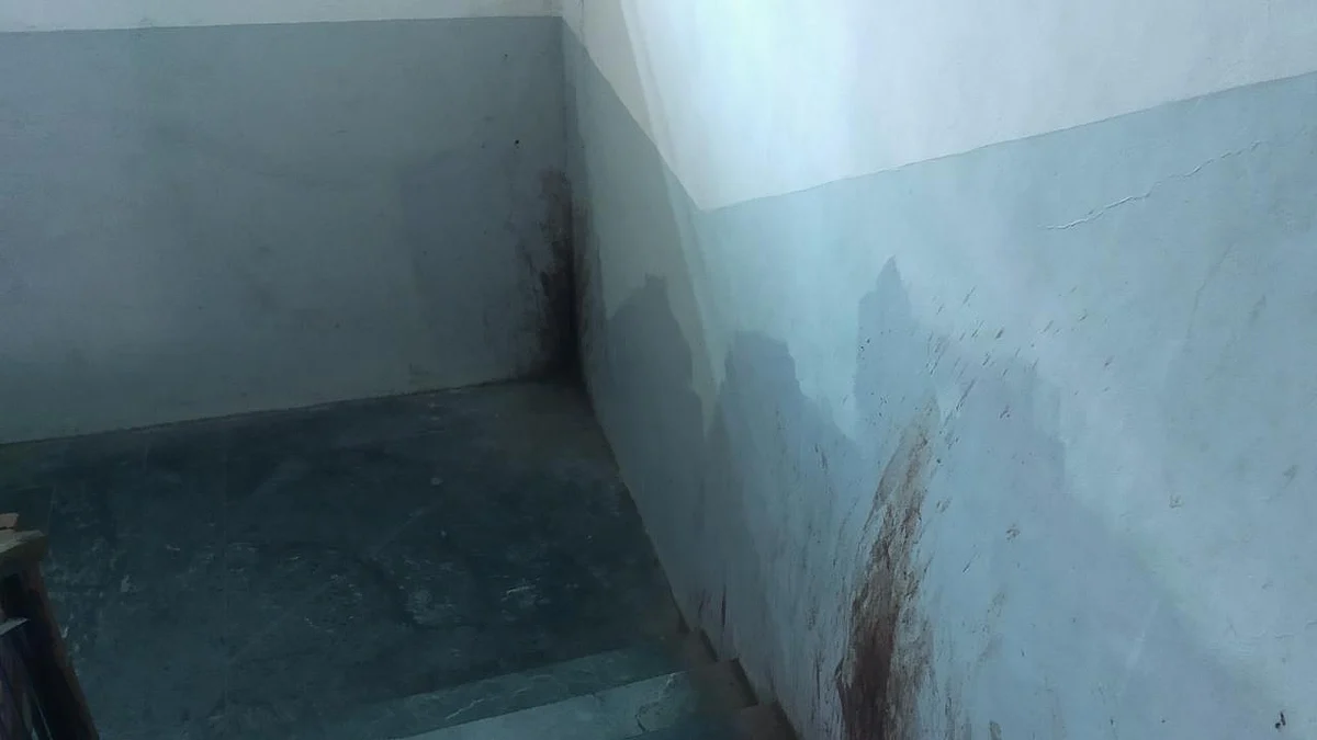 राहात्यामध्ये प्रशासकीय कार्यालयांच्या भिंतीवर गुटख्याच्या पिचकाऱ्या