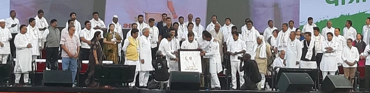 Breaking News : संतनगरीत राहुल गांधी म्हणाले : भाजपा देशात हिंसा पसरवित आहे !