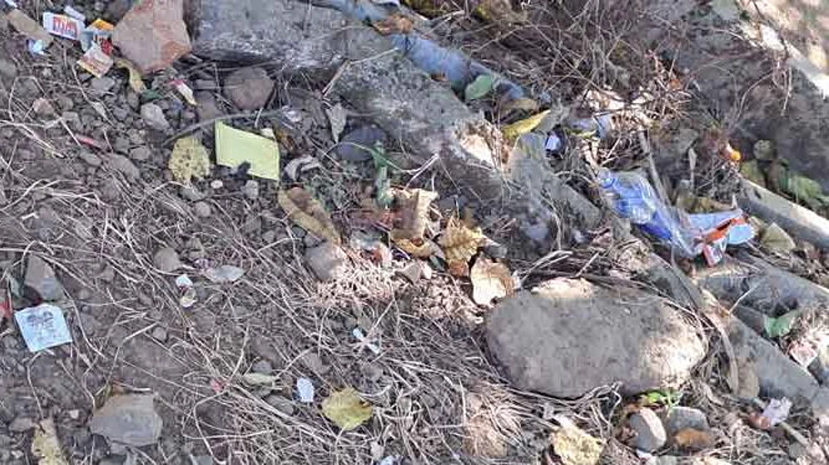 गामणे क्रीडांगणावरून आरोप-प्रत्यारोप