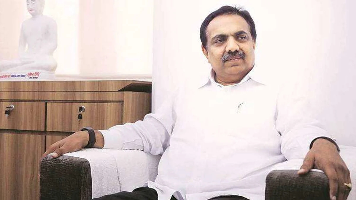 मंत्रिमंडळ विस्तार होऊ दे, मग दाखवतो, असे 9 ते 10 जणांचे निरोप आहे