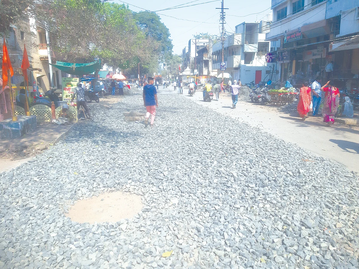 शहरातील रस्त्यांची कामे निकृष्टच!