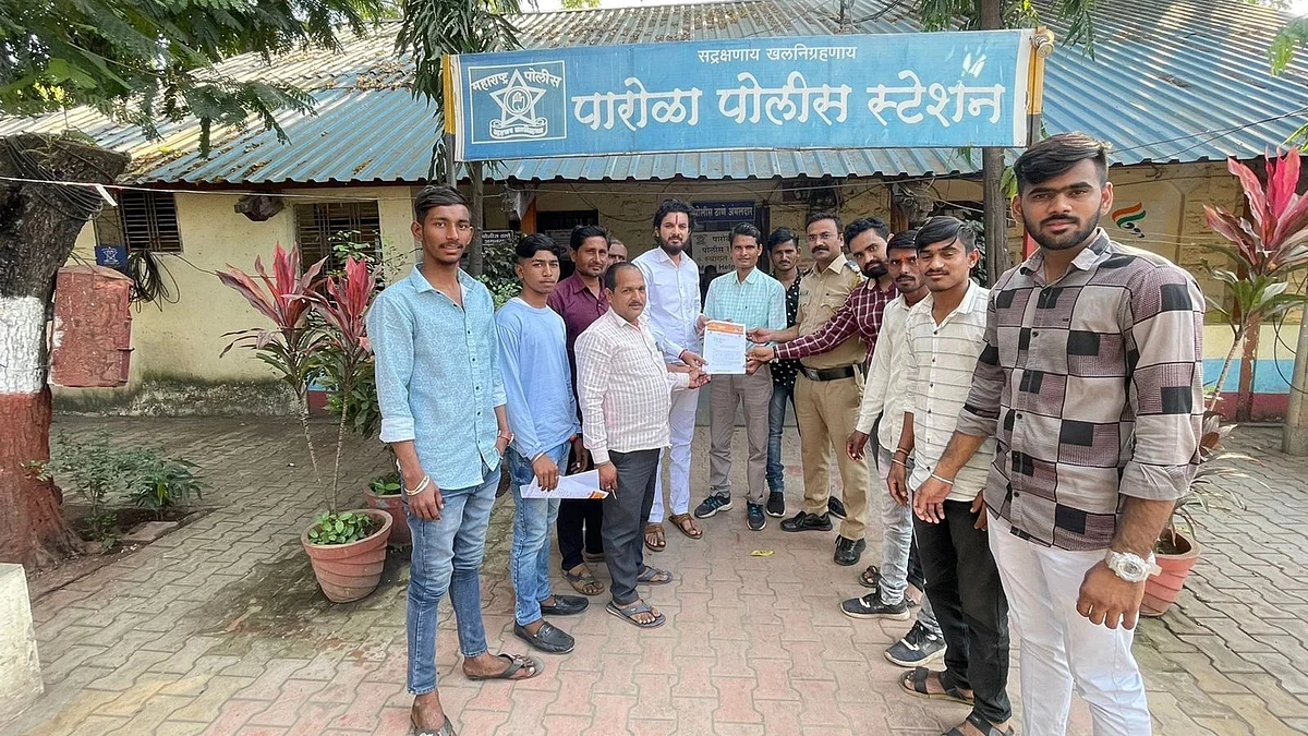 बंजारा समाजाबद्दल खडसेंनी केलेल्या बेताल वक्तव्याचा निषेध ; मनसेने दिले पारोळा पोलीस स्टेशनला निवेदन
