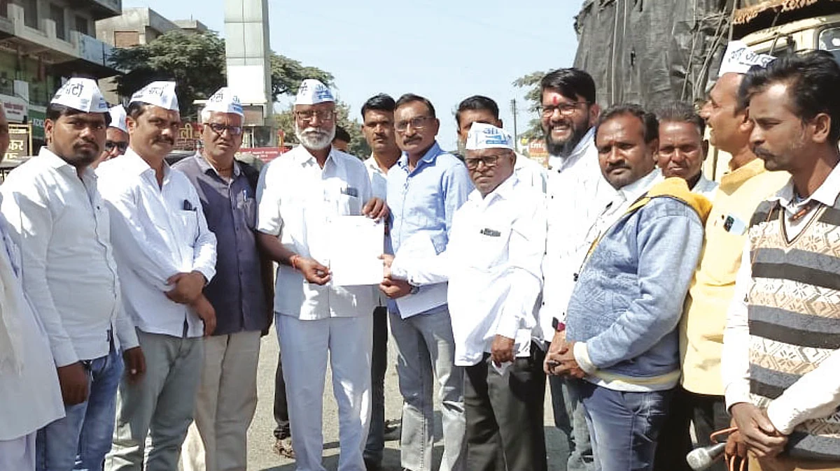 टाकळीभान-नेवासा रस्ता कामाची गुणवत्ता तपासणी करा