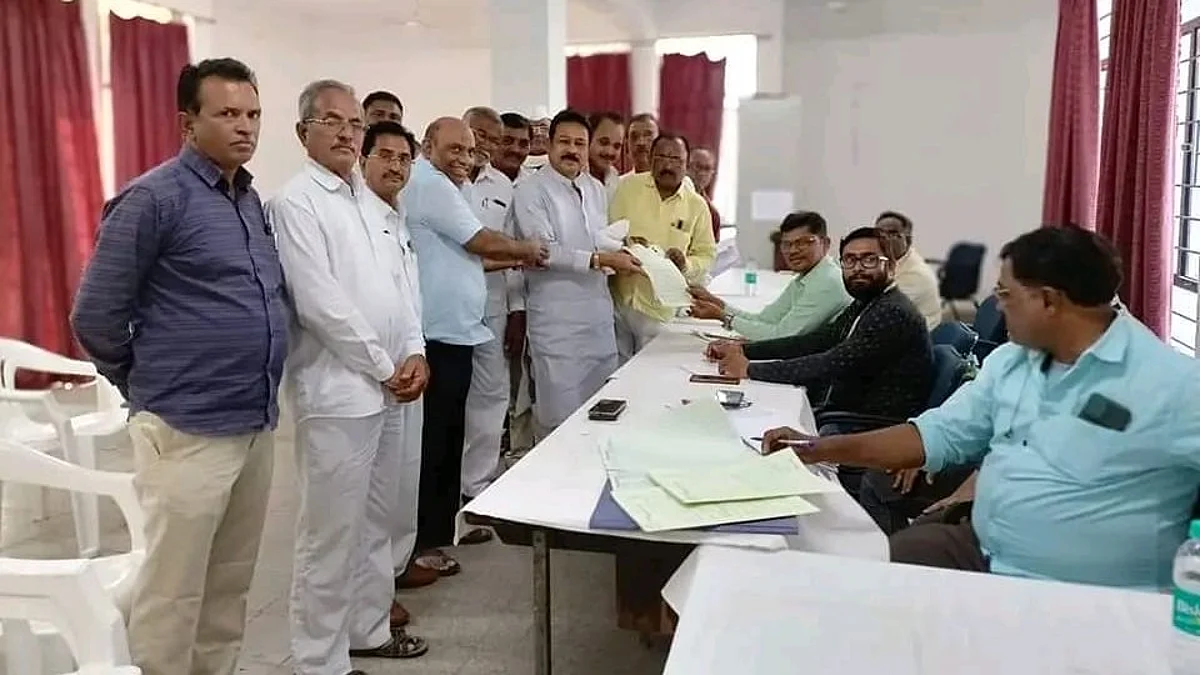 डाॅ.सतीश पाटील यांची जिल्हा दूध संघात उमेदवारी