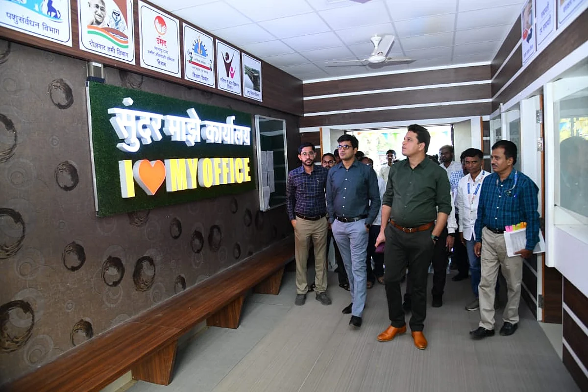 ग्रामीण भागात शासनाच्या योजनांची
प्रभावी अंमलबजावणी करा-जिल्हाधिकारी