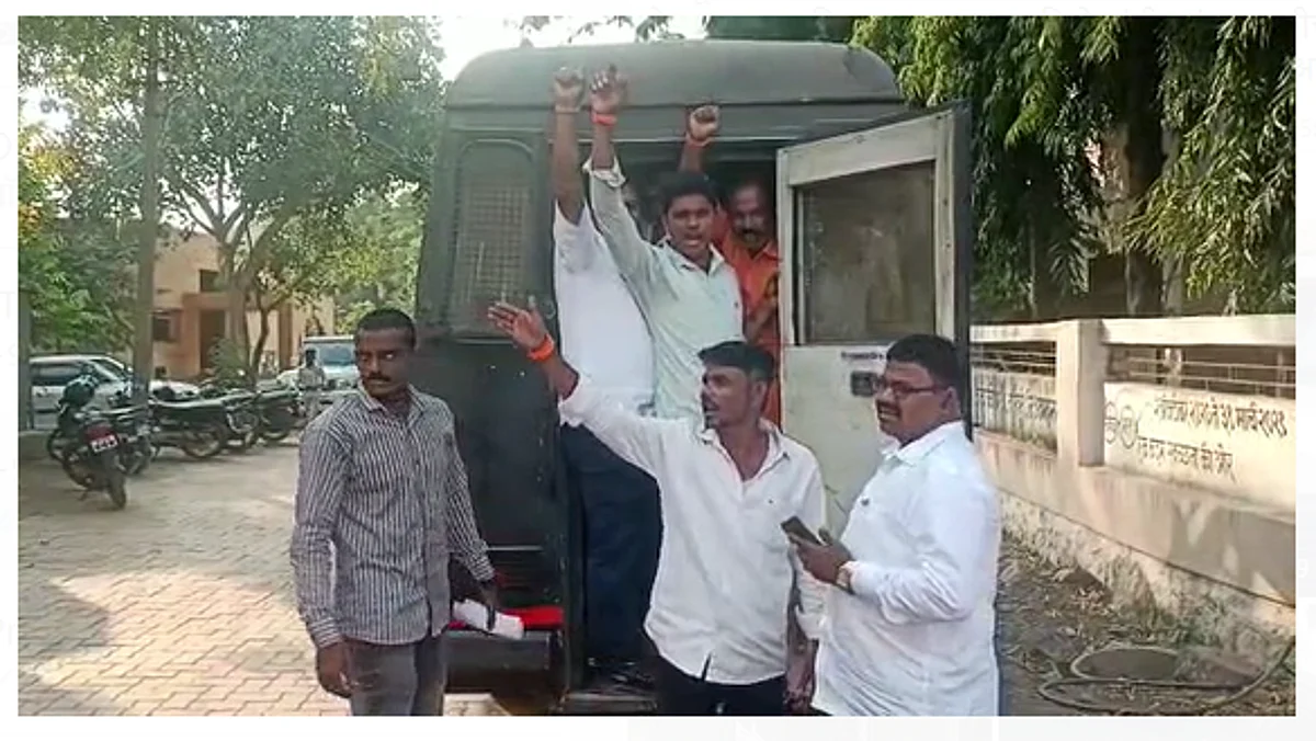 खा. लोखंडेंच्या समोरच ‘पन्नास खोके एकदम ओके’च्या घोषणा