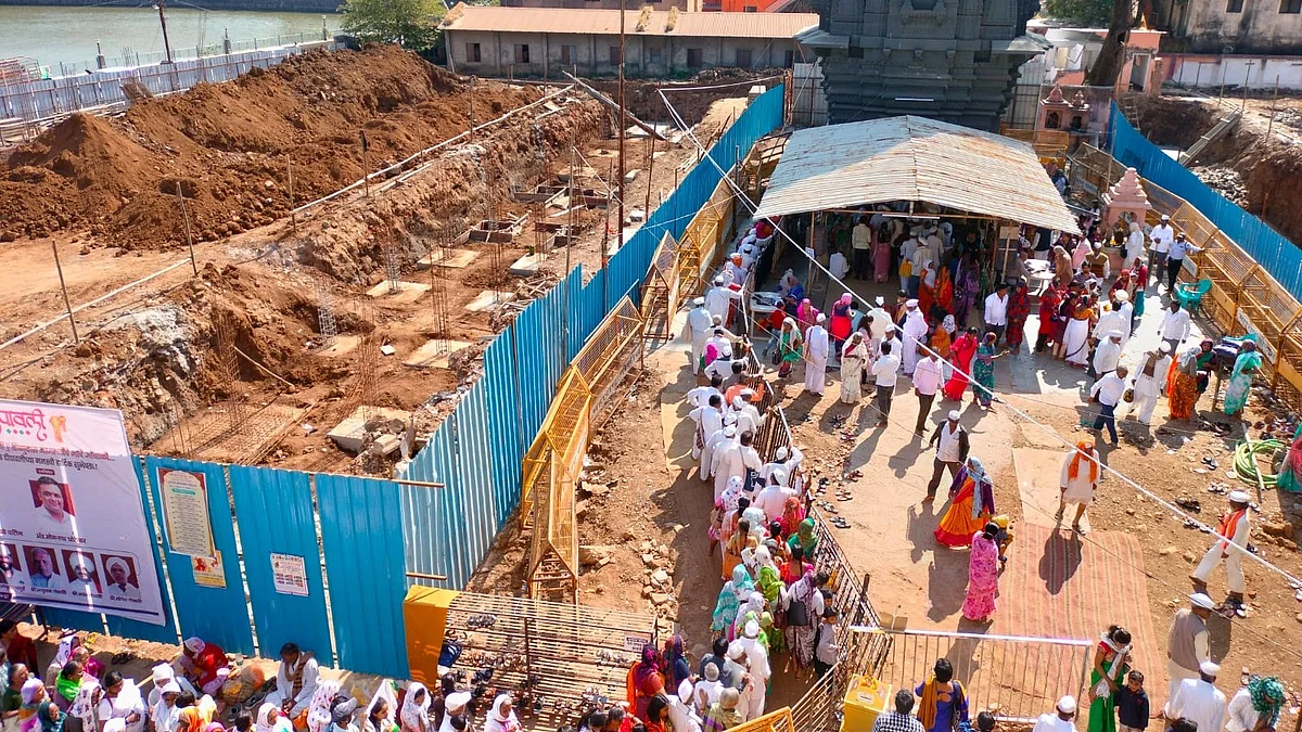 त्र्यंबकेश्वरला वारकऱ्यांची मांदियाळी