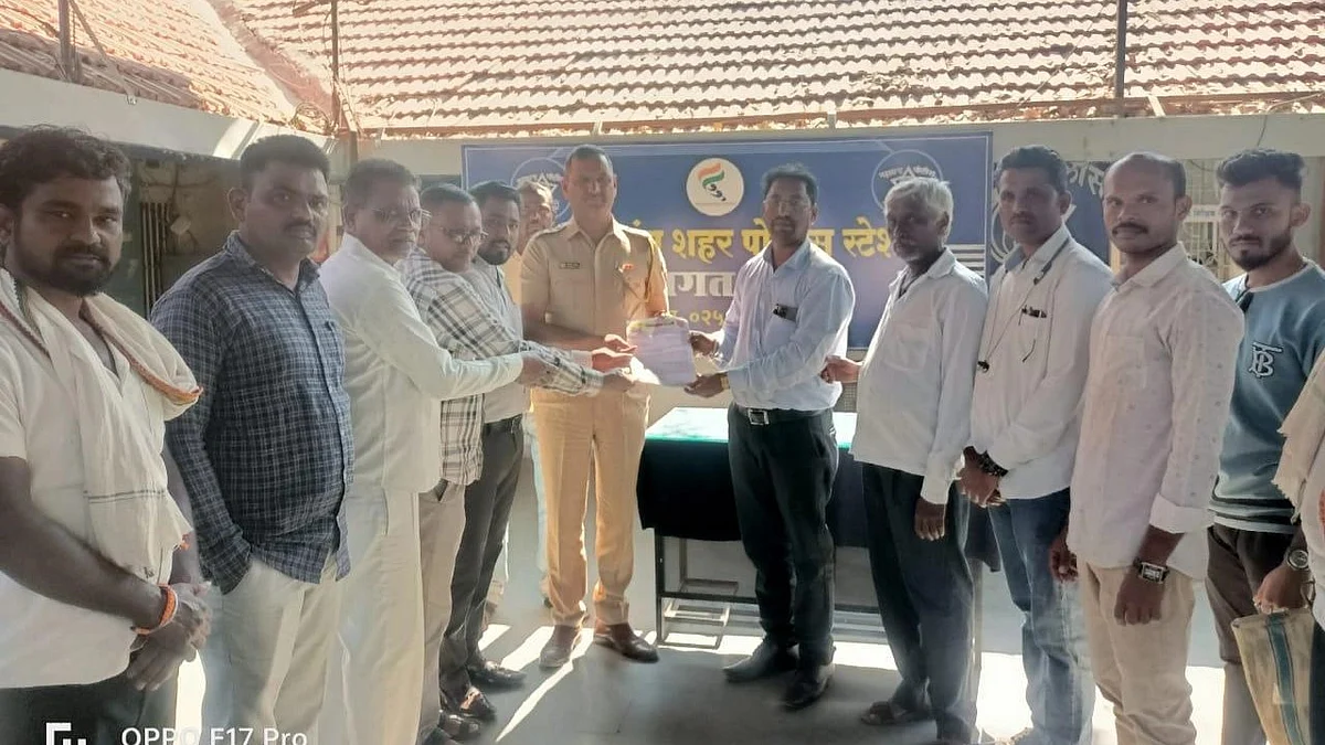 महापुरुषांबद्दल अपशंब्द वापरणार्या मंत्री चंद्रकांत पाटलांवर गुन्हा दाखल करा