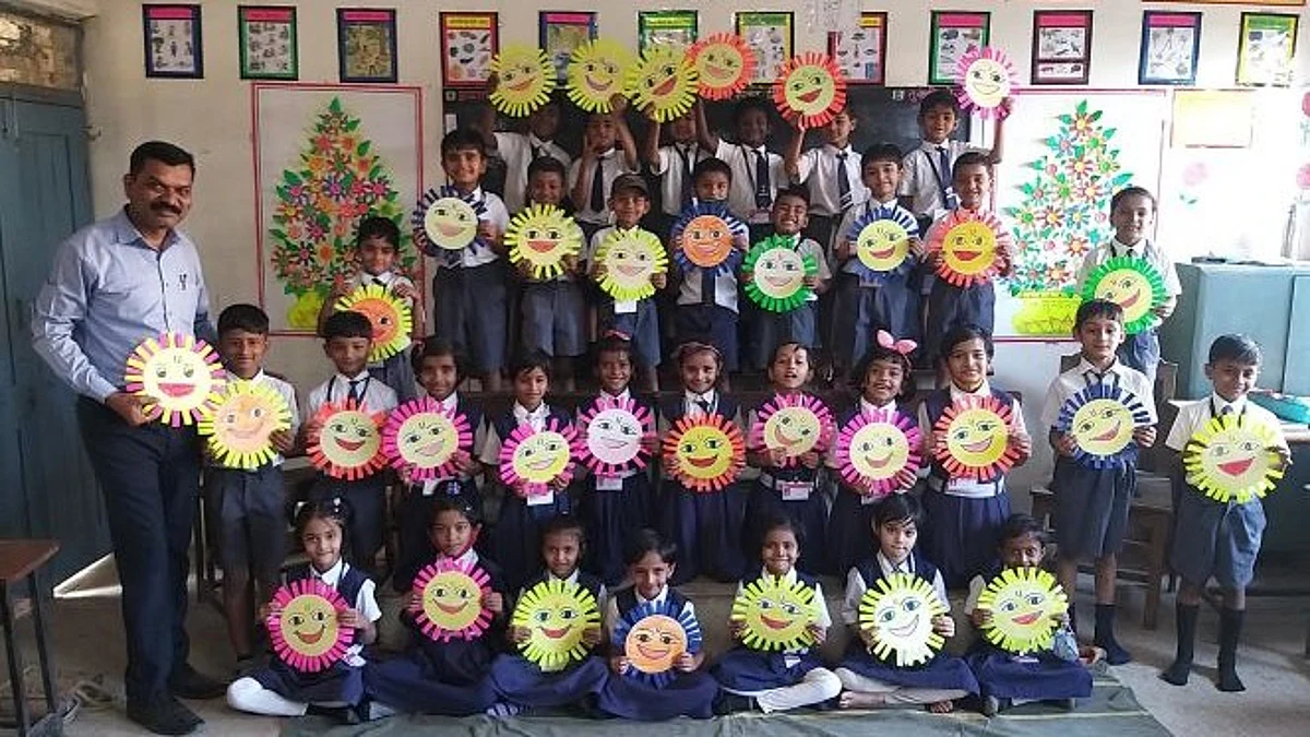 नववर्ष स्वागताला चिमुकल्यांची कलाकृती
