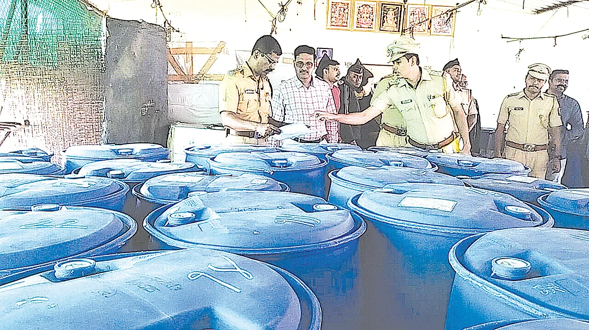 लोहा गरम हैं, मार दो हथौडा...